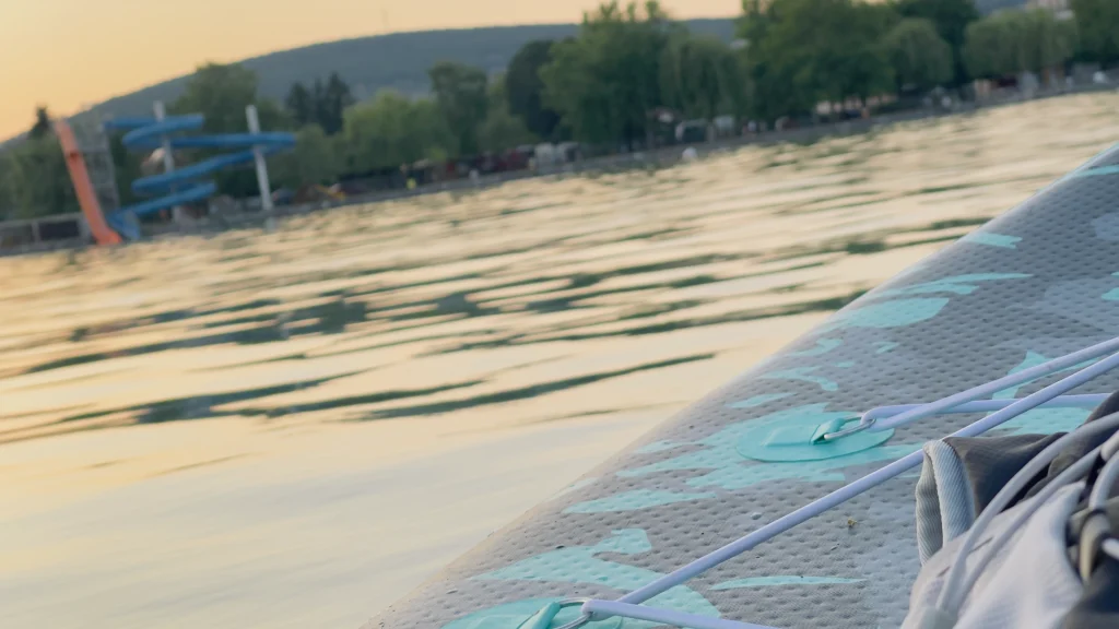 A SUP-ozás ráadásul nem csak az izmokat mozgatja át, hanem a vérkeringést is serkenti, javítja az anyagcserét, és segít a testsúly normalizálásában is
Tudtad, hogy az ízületi fájdalmak sokszor nem csak a korral vagy az időjárás változásával jönnek elő?