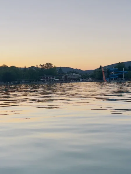 Sonnenuntergangs-SUP für Paare